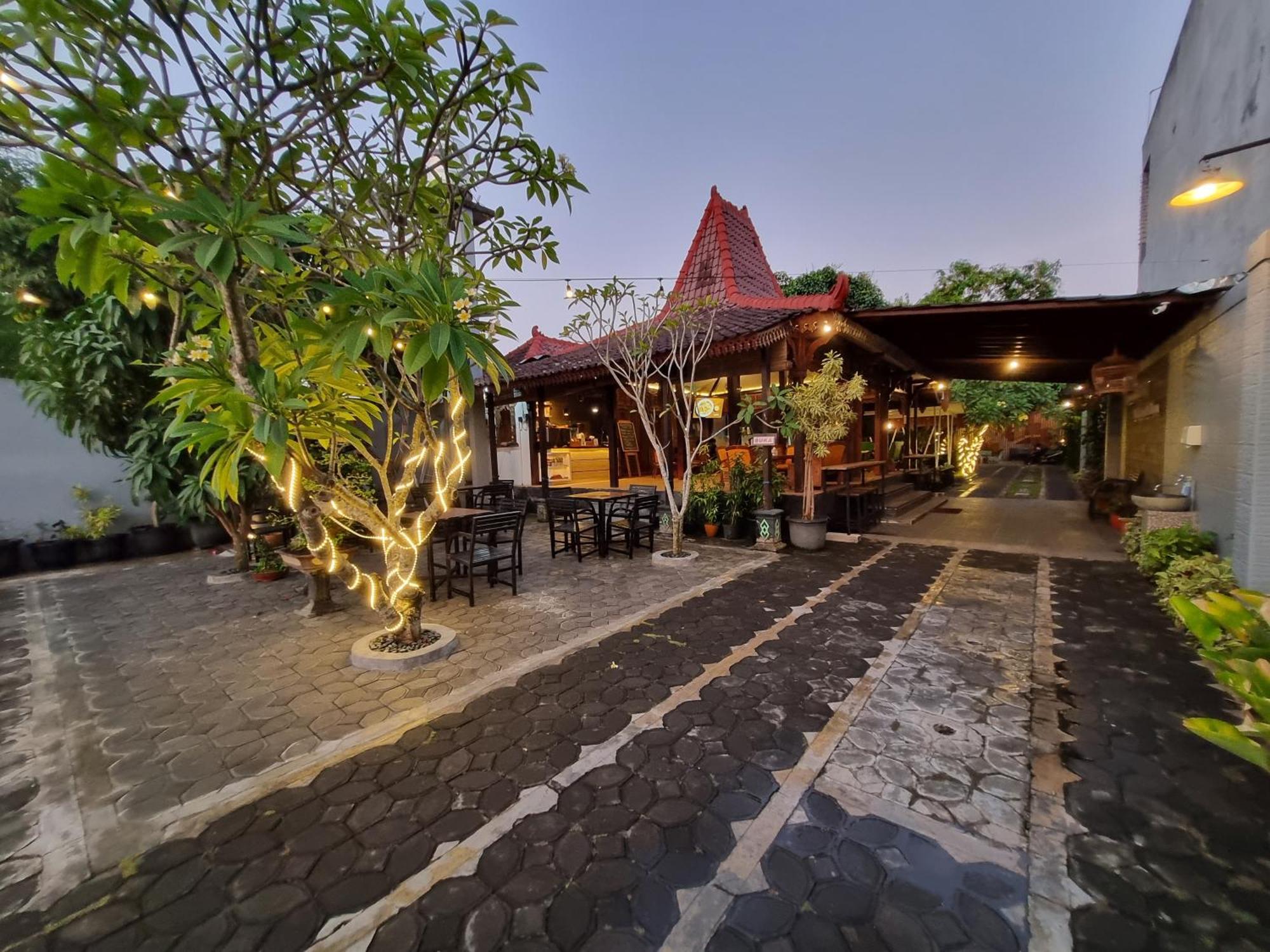 Hotel Omah Nayan Maguwo Exterior foto